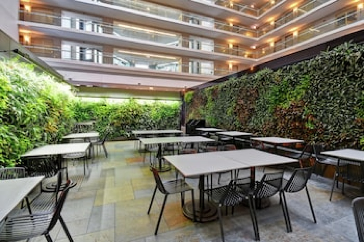 EMBASSY SUITES CHICAGO DOWNTOWN MAGNIFICENT MILE