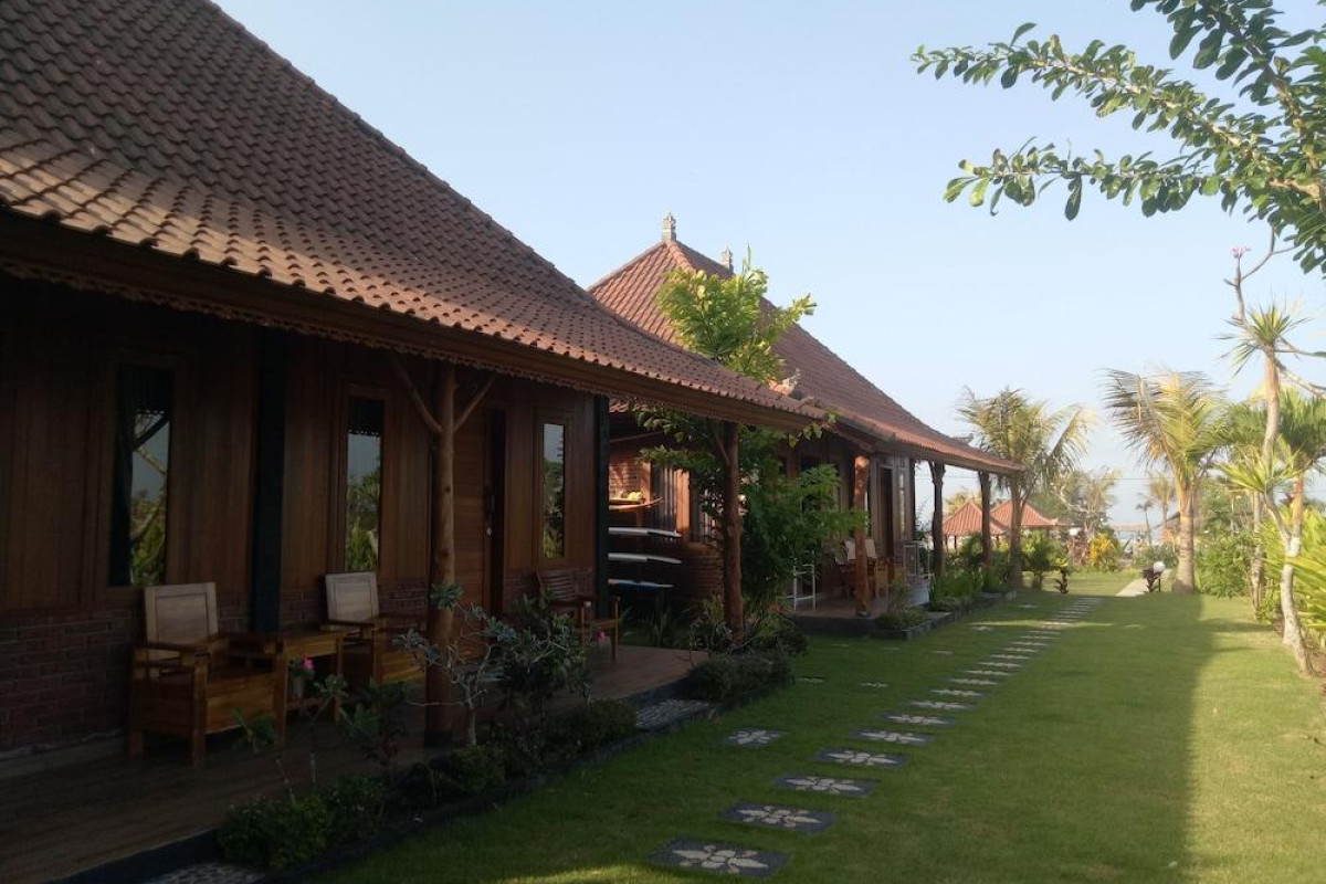 Emir Surfcamp