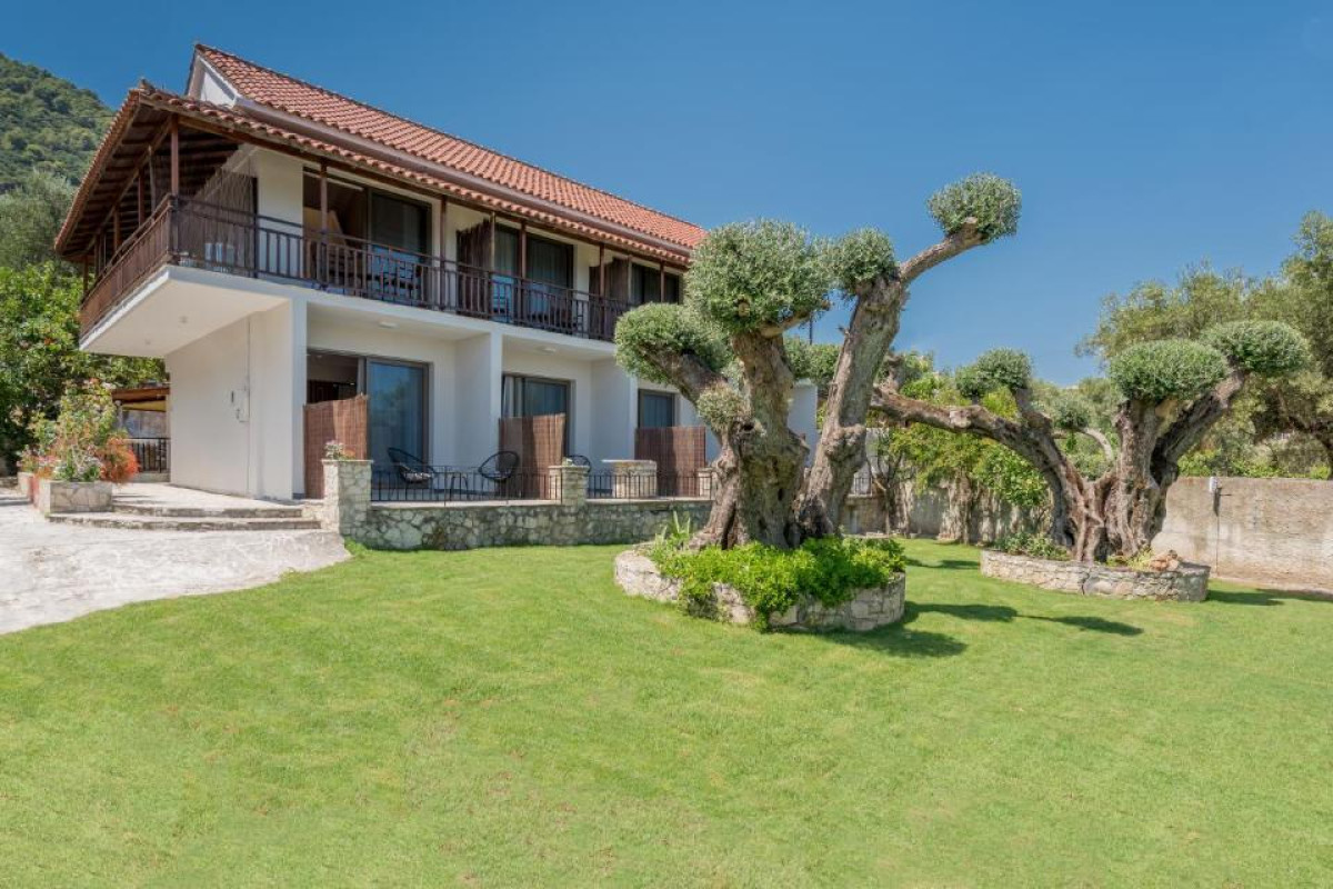 Eptanisos Beachfront Suites Zante
