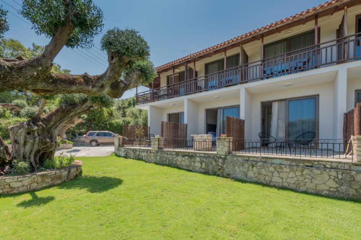 Eptanisos Beachfront Suites Zante