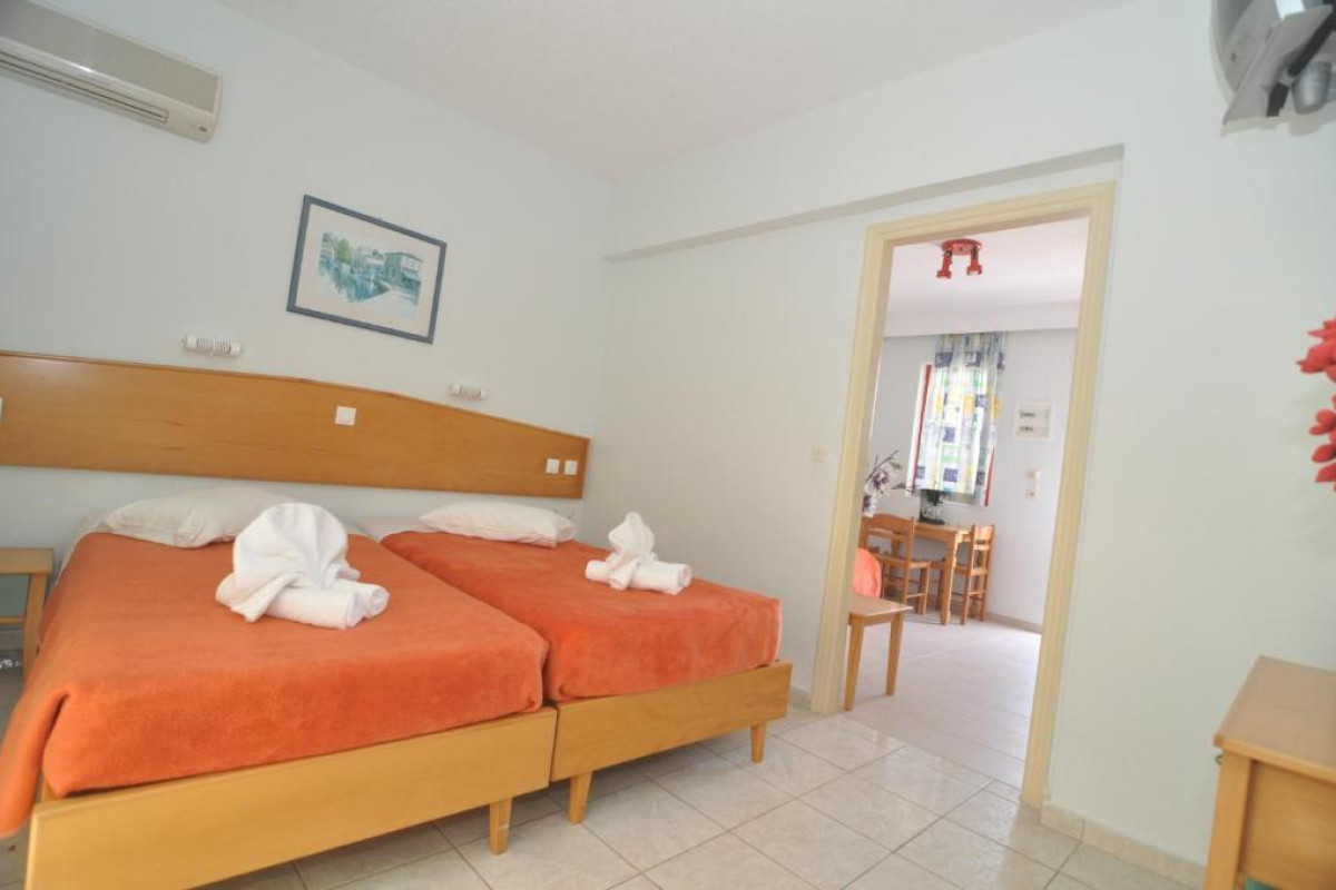 Erato Studios and Apartments