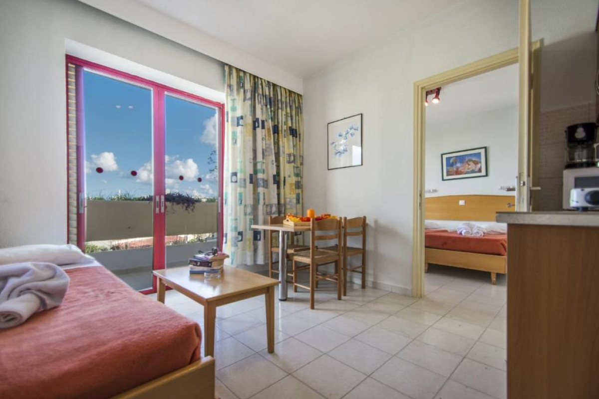 Erato Studios and Apartments