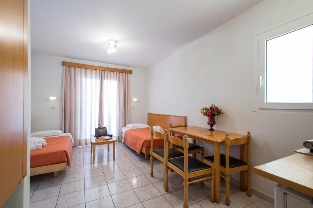Erato Studios and Apartments