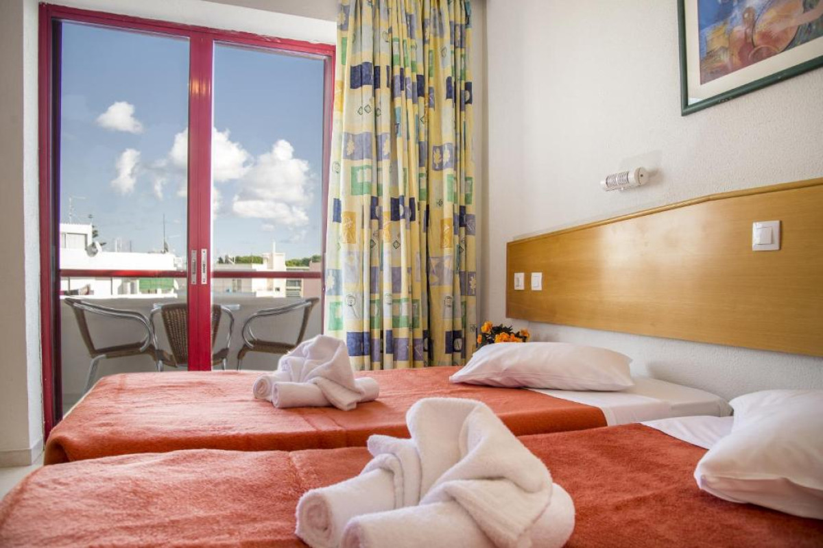 Erato Studios and Apartments