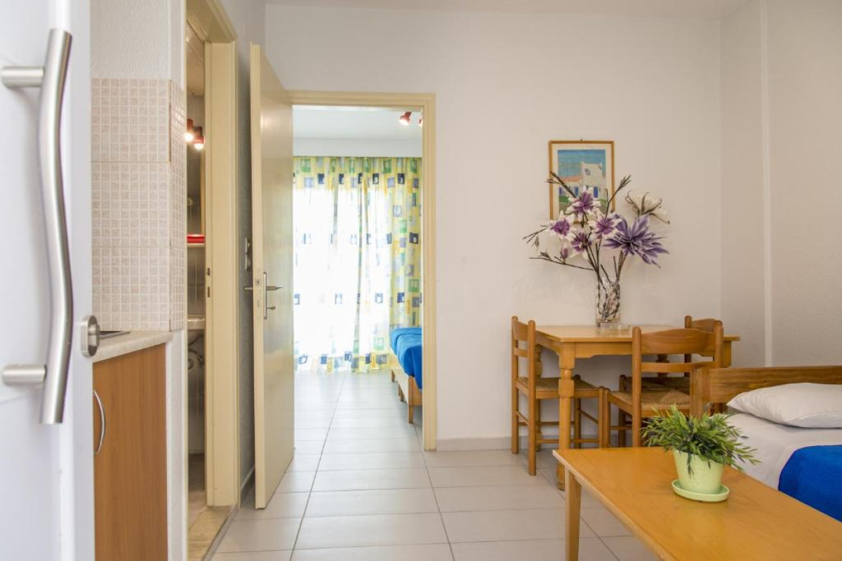Erato Studios and Apartments