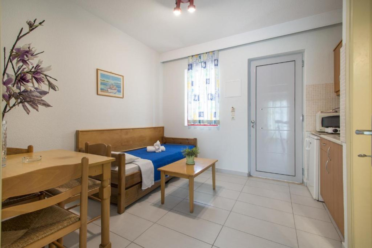 Erato Studios and Apartments