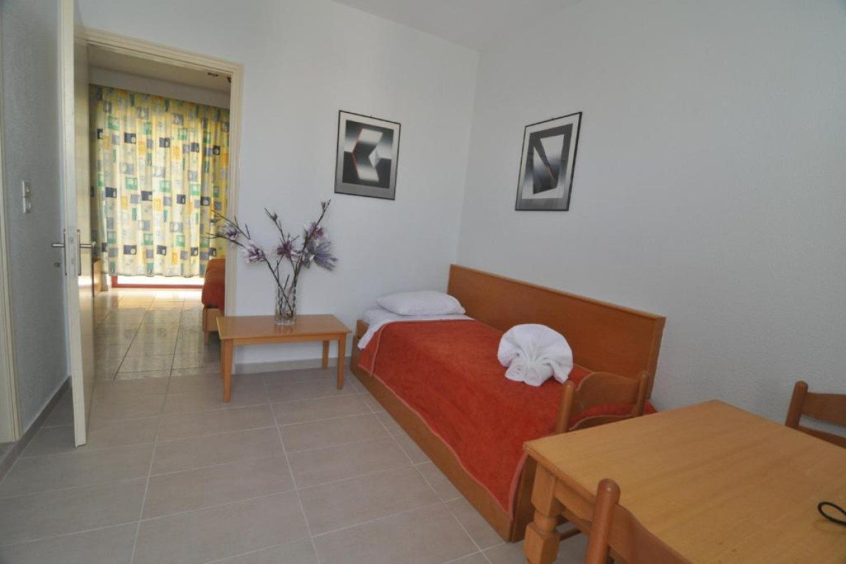 Erato Studios and Apartments