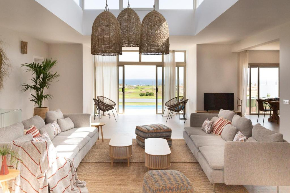 Ereza The White Homes