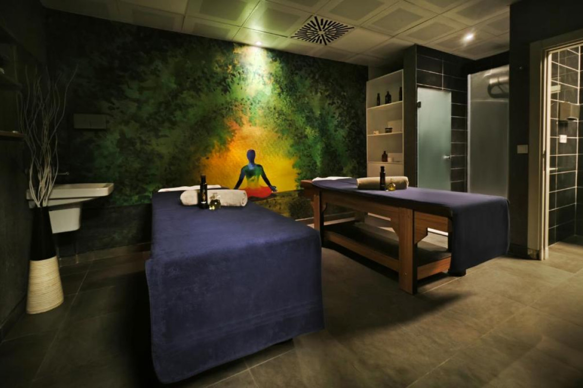 ESS HOTEL
