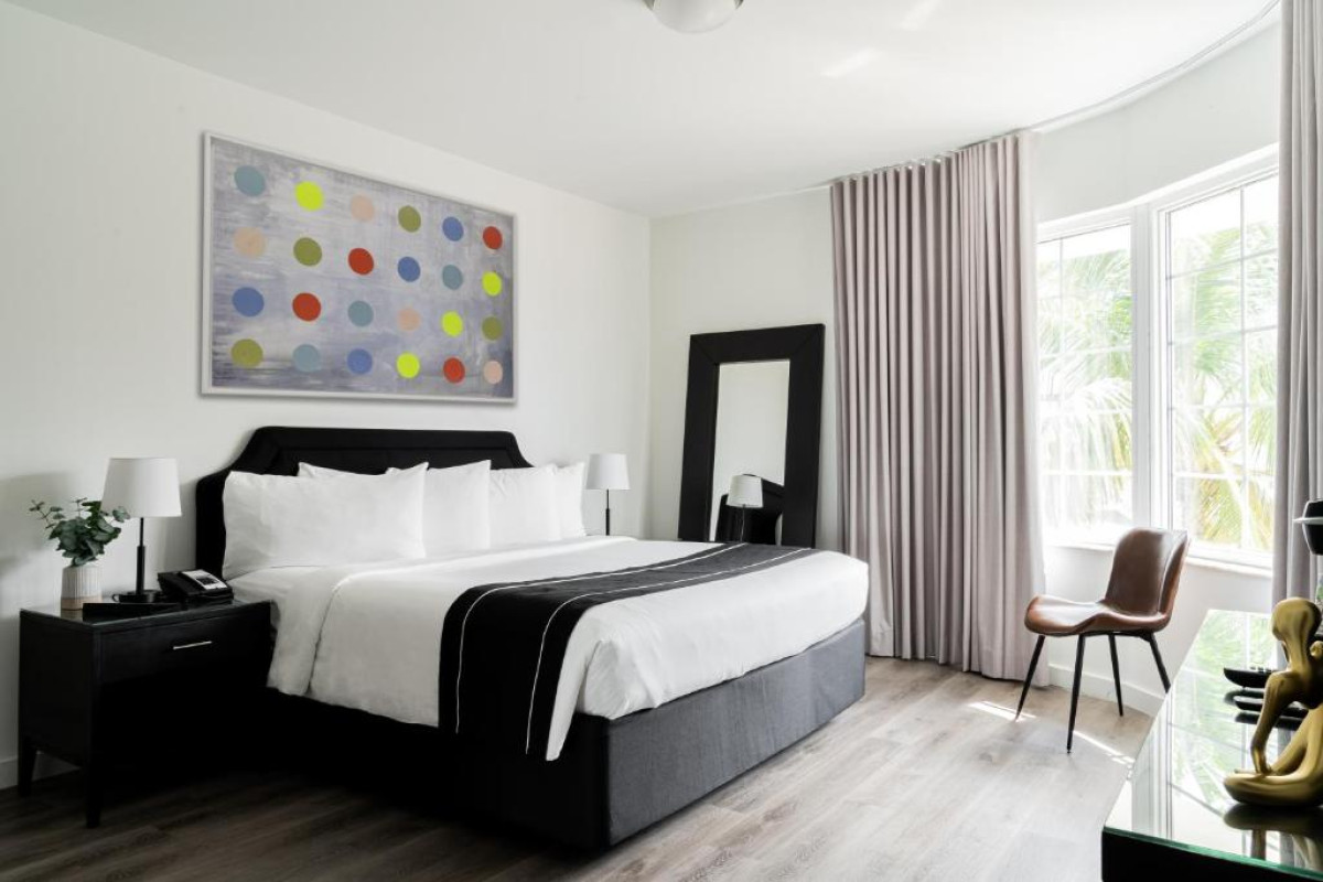 Essex House Hotel