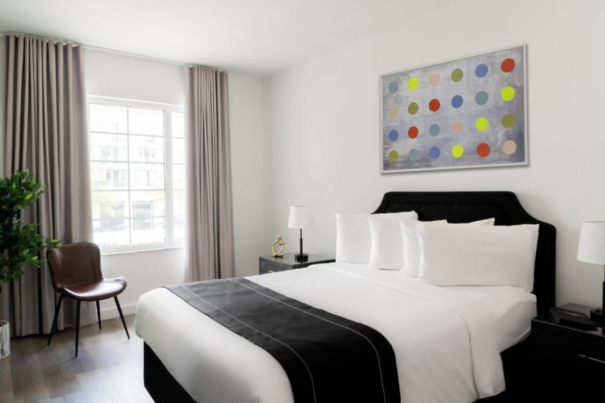 Essex House Hotel