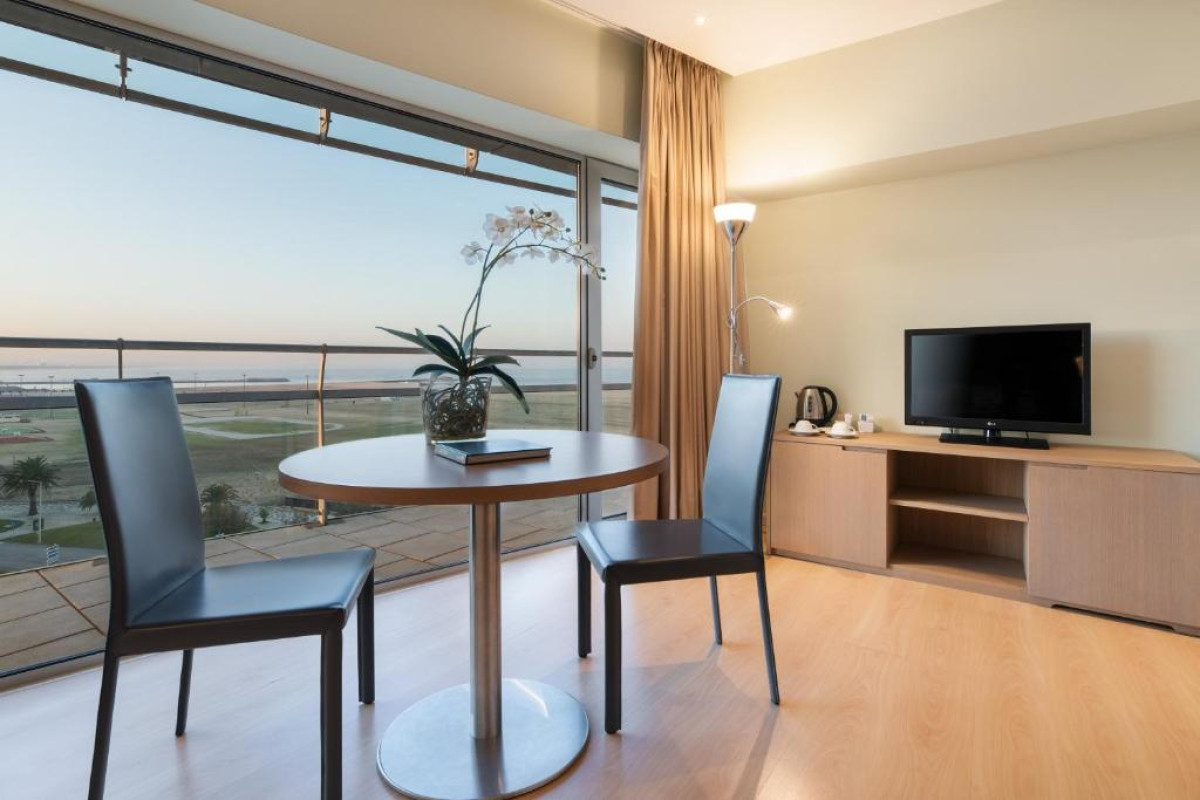 Eurostars Oasis Plaza Hotel
