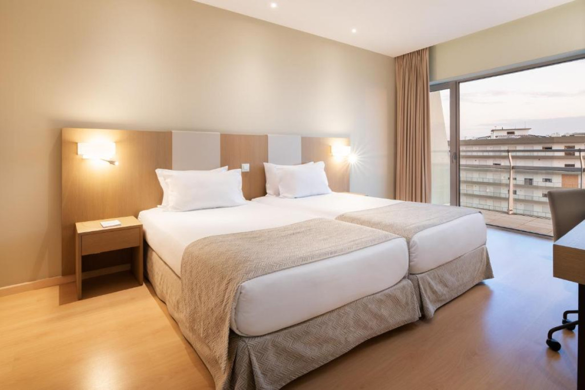 Eurostars Oasis Plaza Hotel