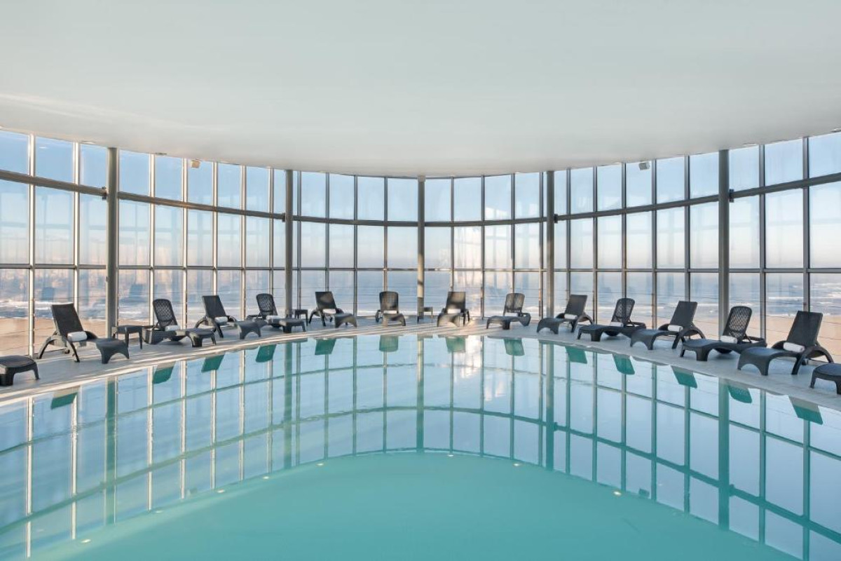 Eurostars Oasis Plaza Hotel