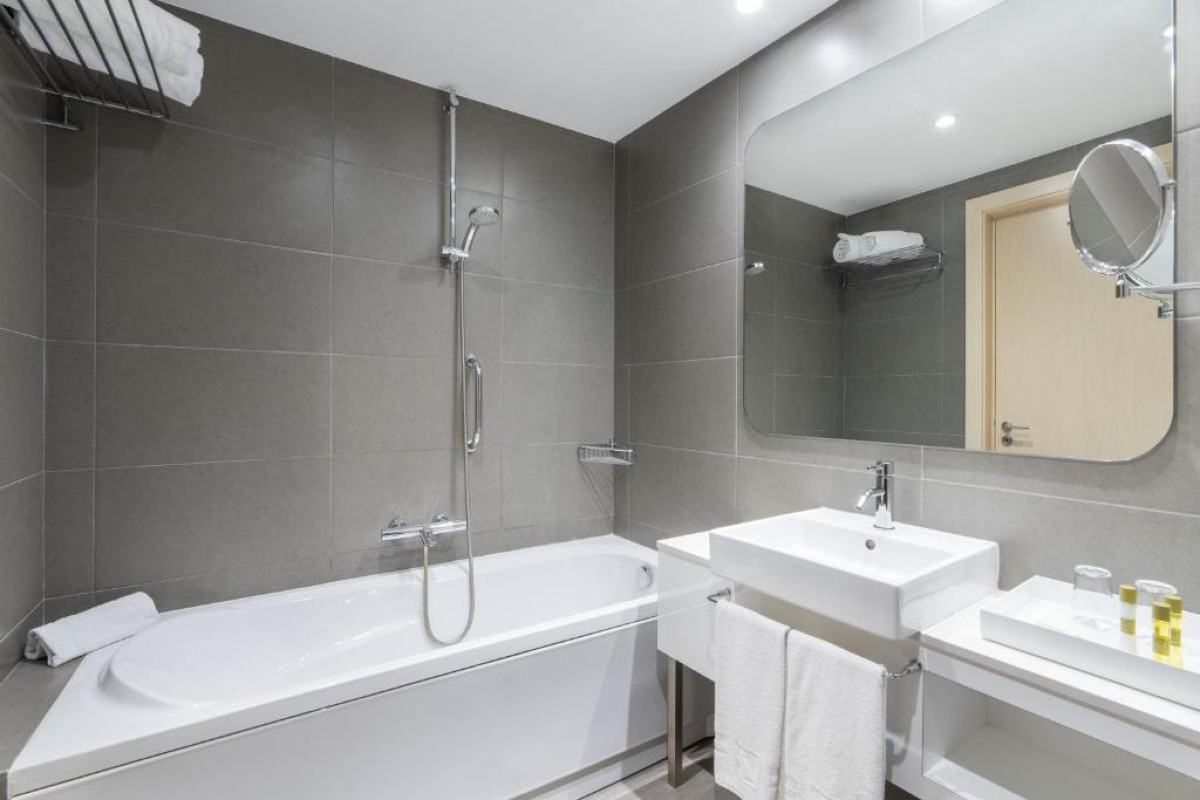 Eurostars Oasis Plaza Hotel