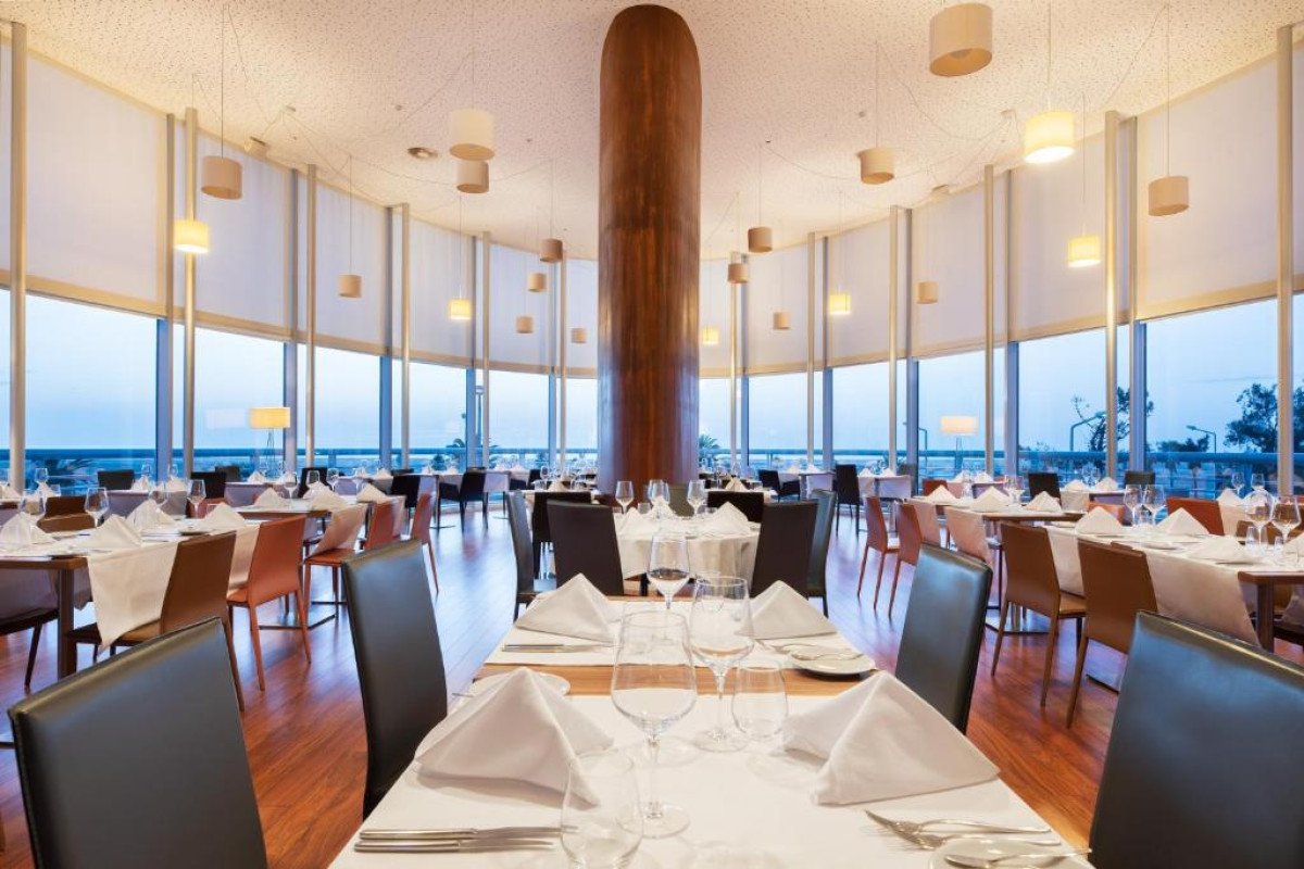 Eurostars Oasis Plaza Hotel