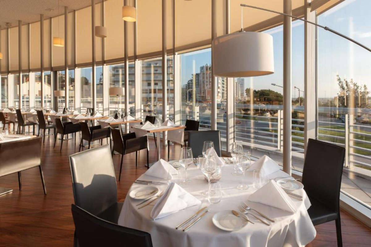 Eurostars Oasis Plaza Hotel