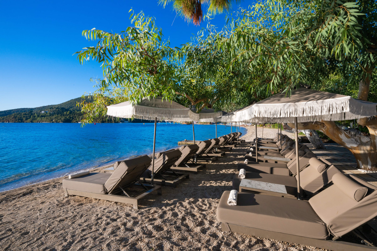 Eva Beach Hotel