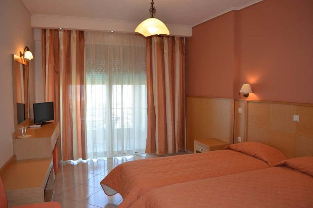 Evia Hotel  Suites