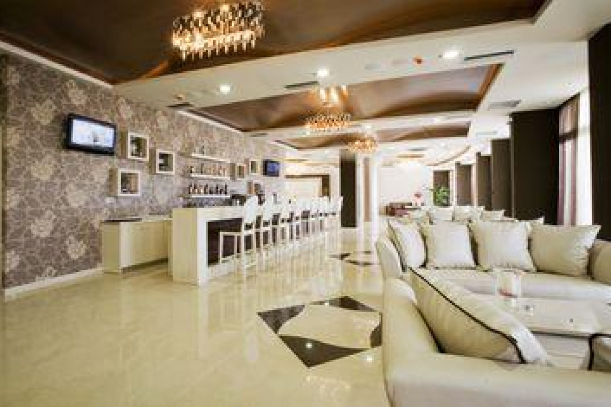 Evia Hotel & Suites