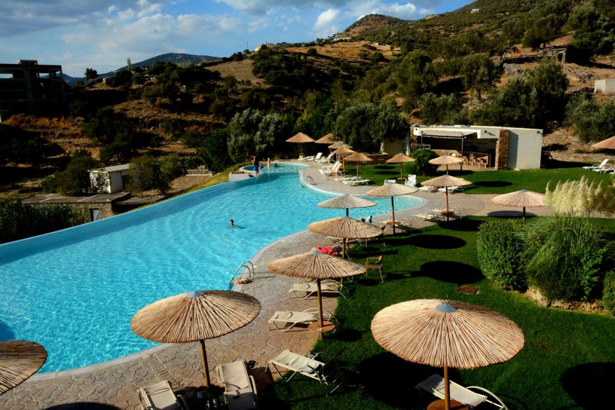 Evia Hotel  Suites