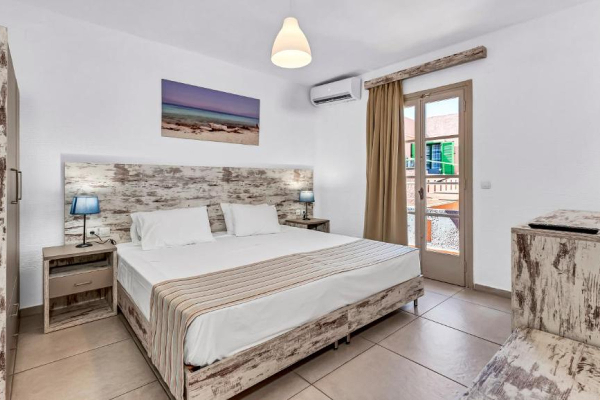 Evina Rooms & Suites