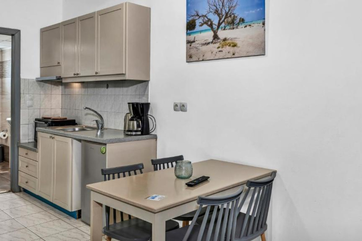 Evina Rooms & Suites