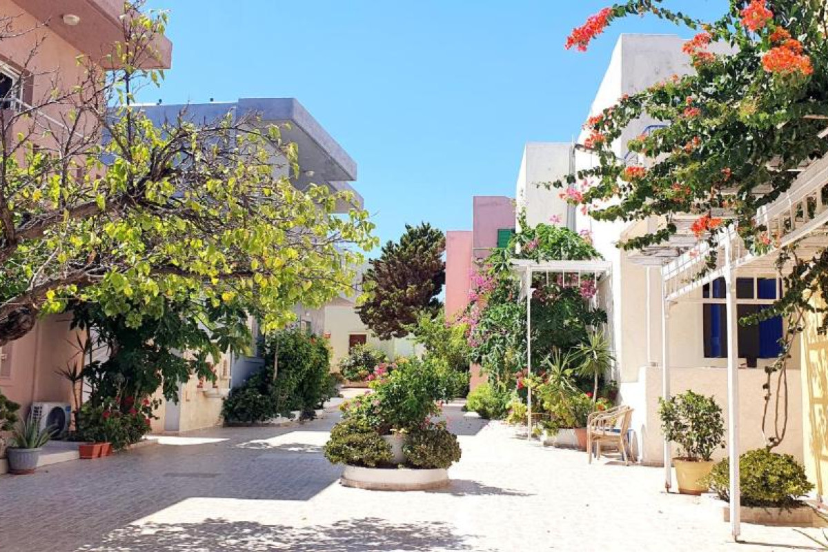 Evina Rooms & Suites