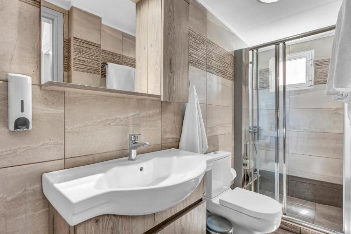 Evina Rooms & Suites