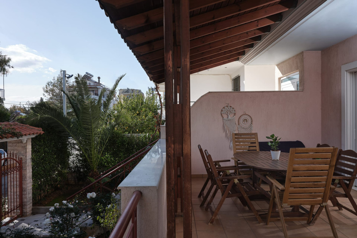 Evi's Voula Home