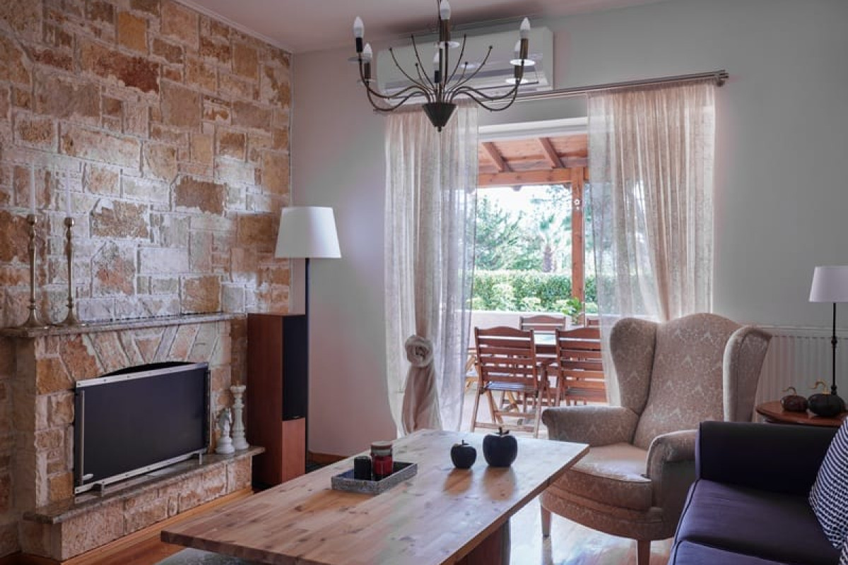 Evi's Voula Home