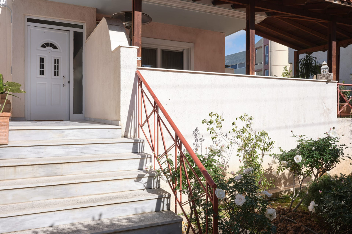 Evi's Voula Home