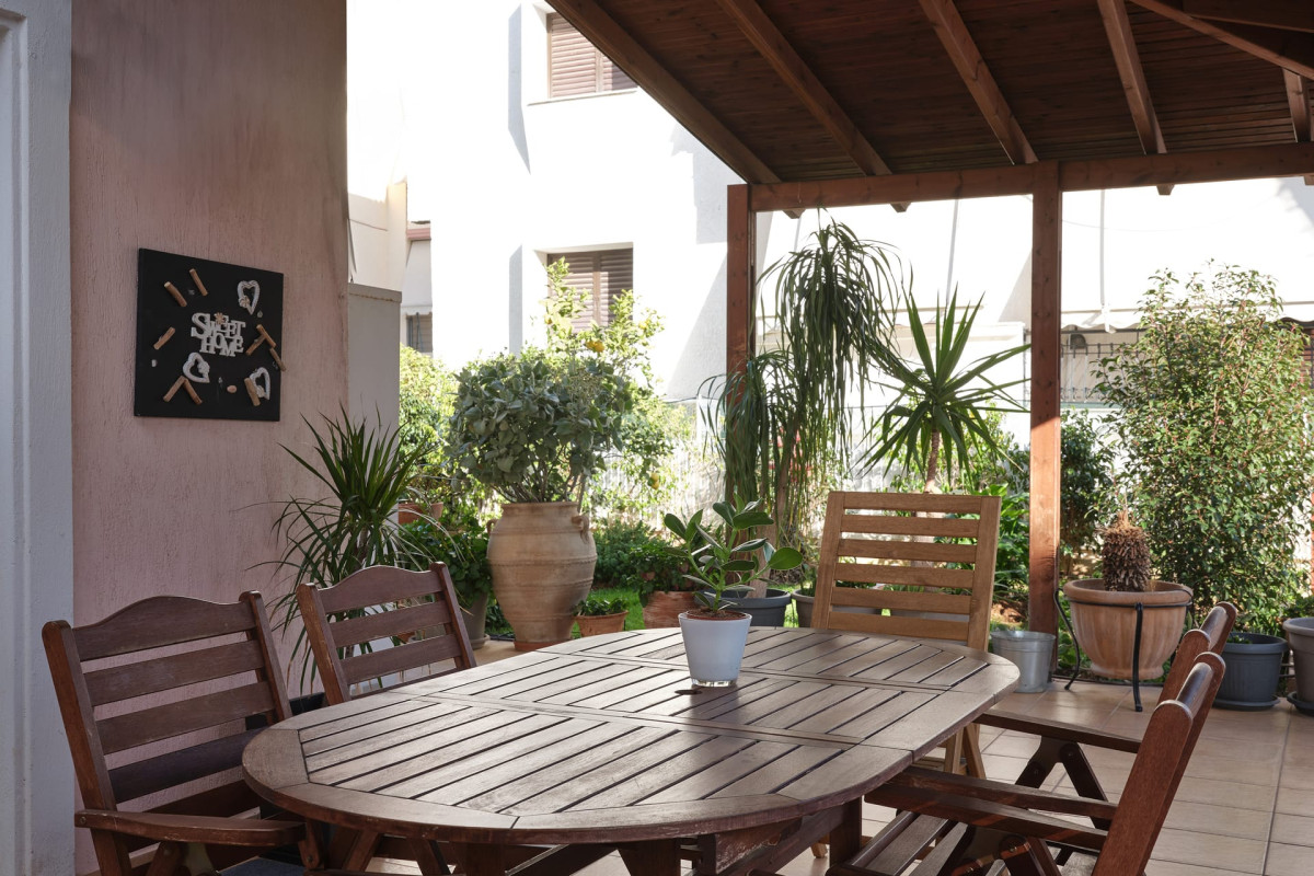 Evi's Voula Home