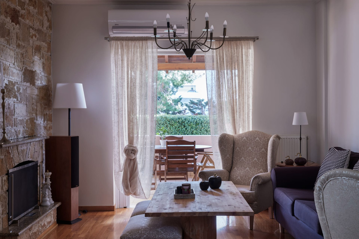 Evi's Voula Home