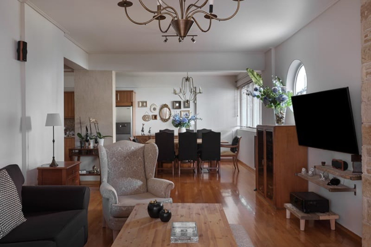 Evi's Voula Home