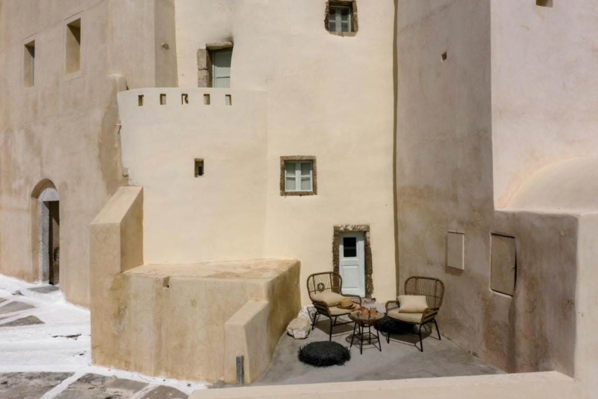 Exi Castle Suites