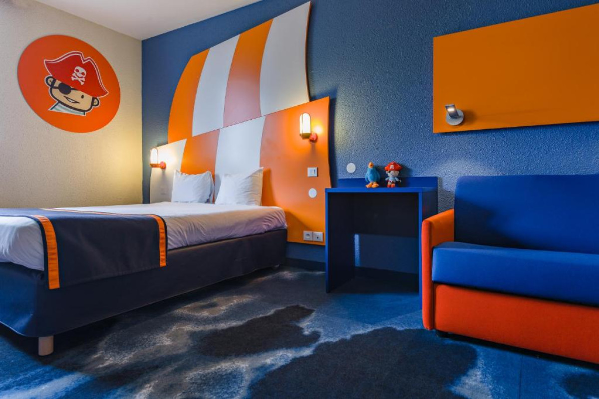 Explorers Hotel