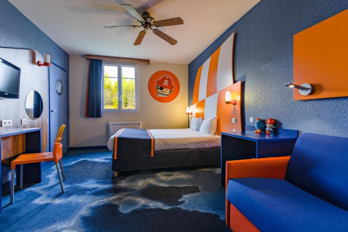 Explorers Hotel