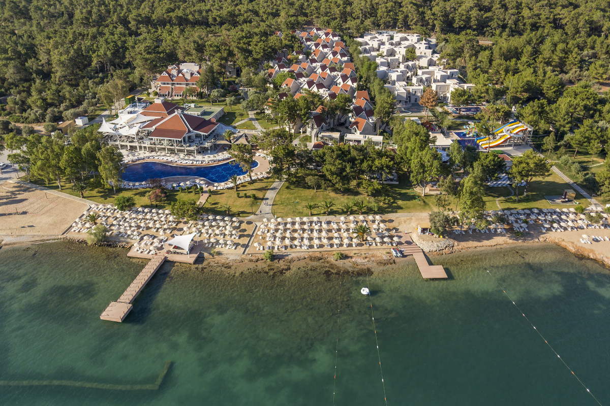 LONG BEACH CLUB NATURE