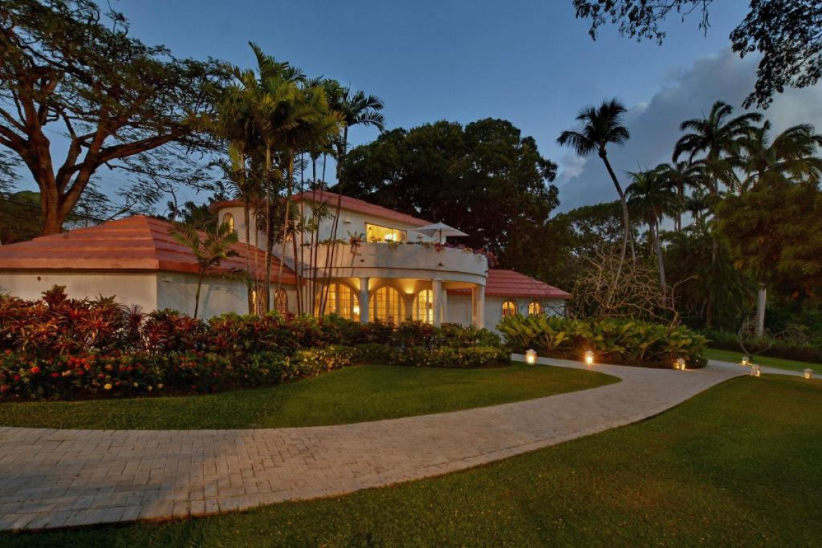 Fairmont Royal Pavilion Hotel