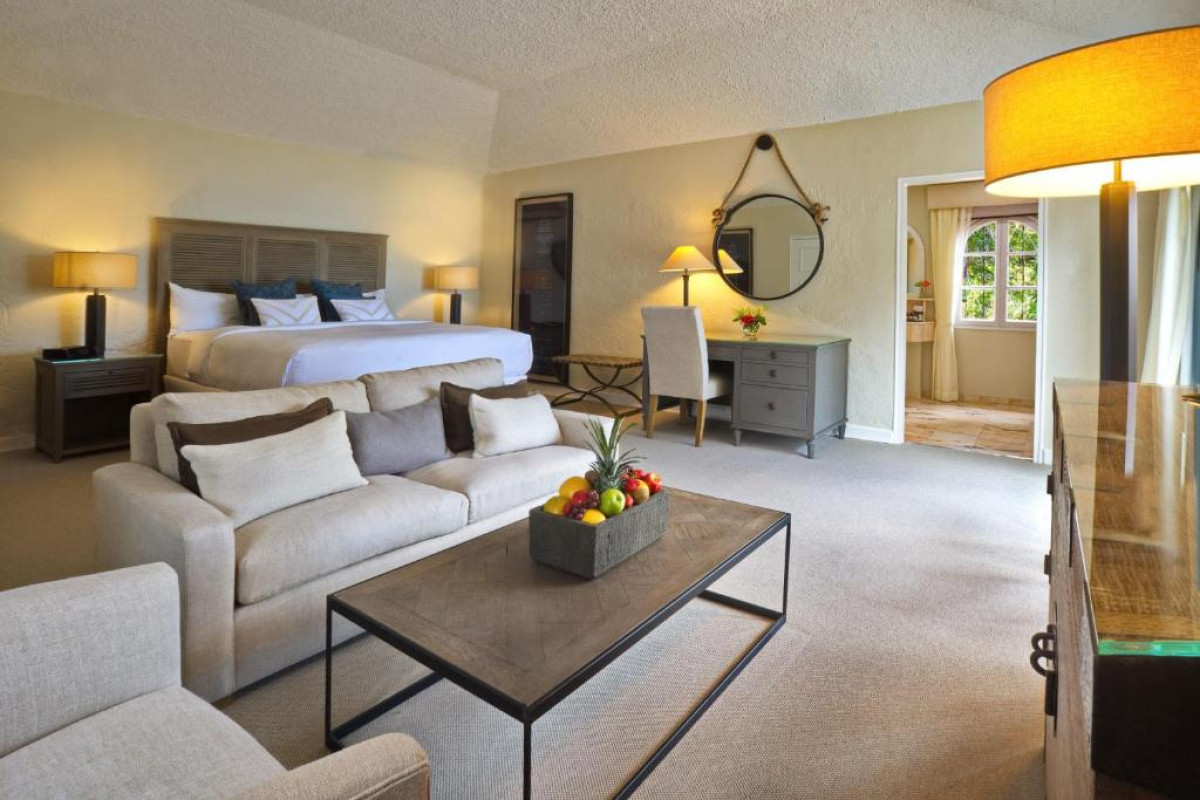 Fairmont Royal Pavilion Hotel