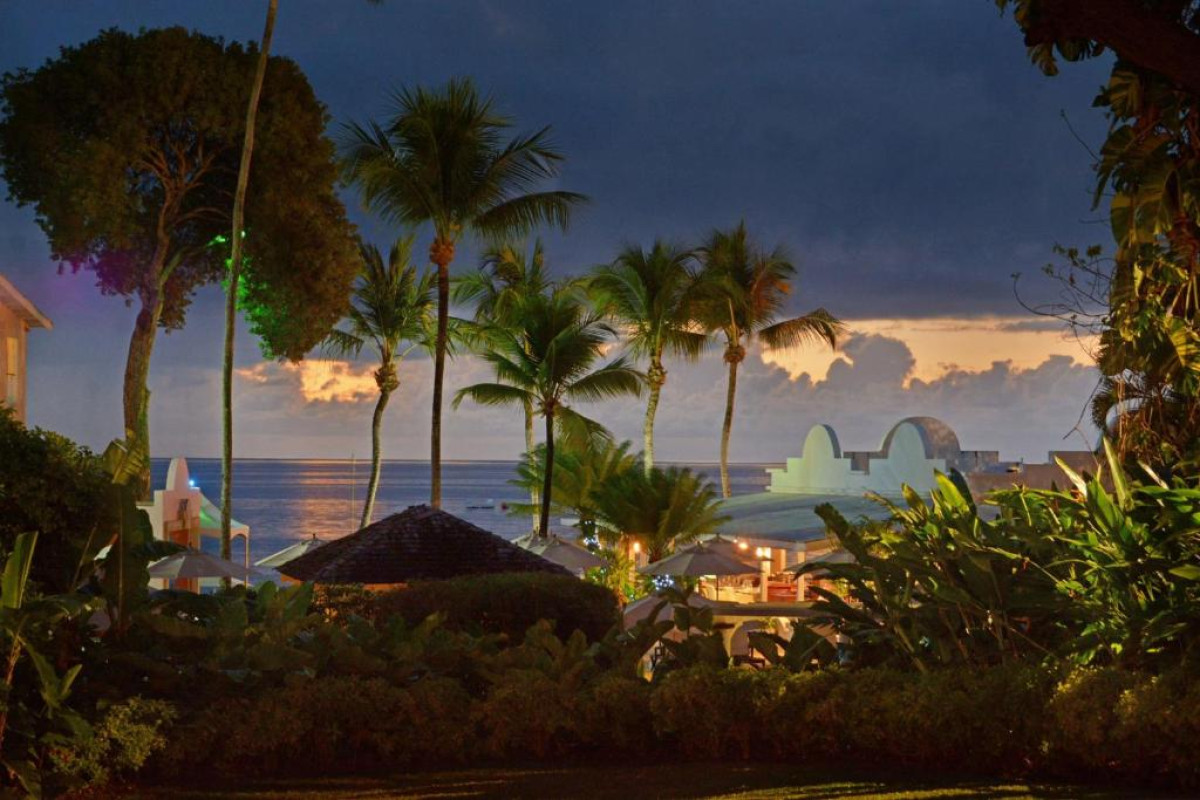 Fairmont Royal Pavilion Hotel