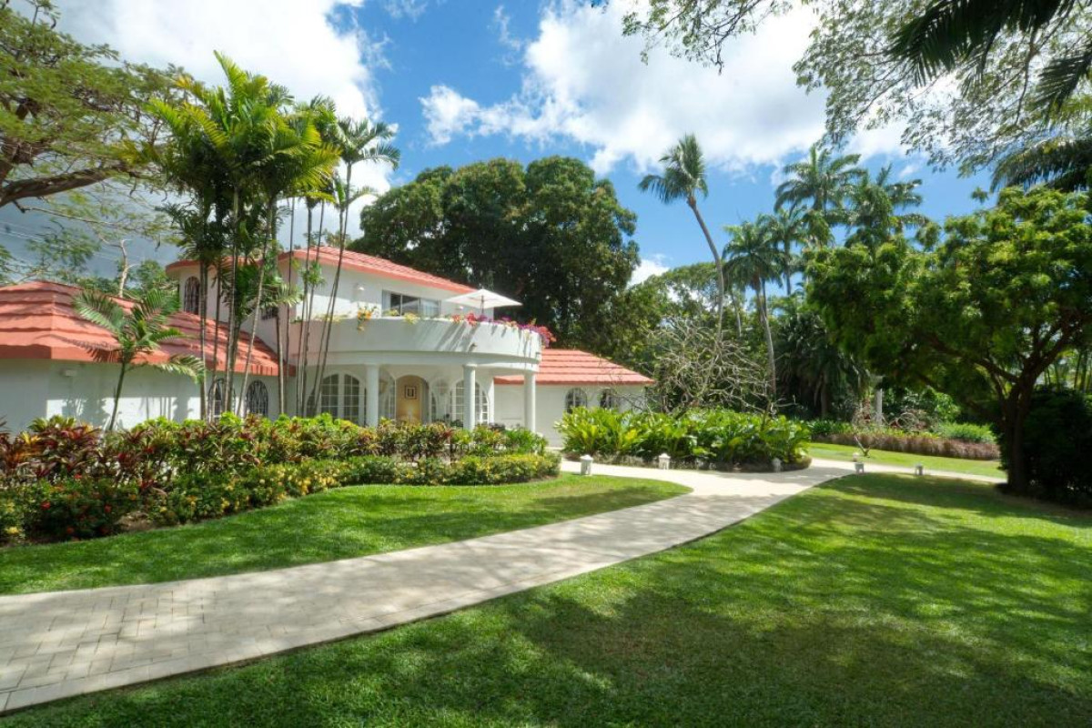 Fairmont Royal Pavilion Hotel