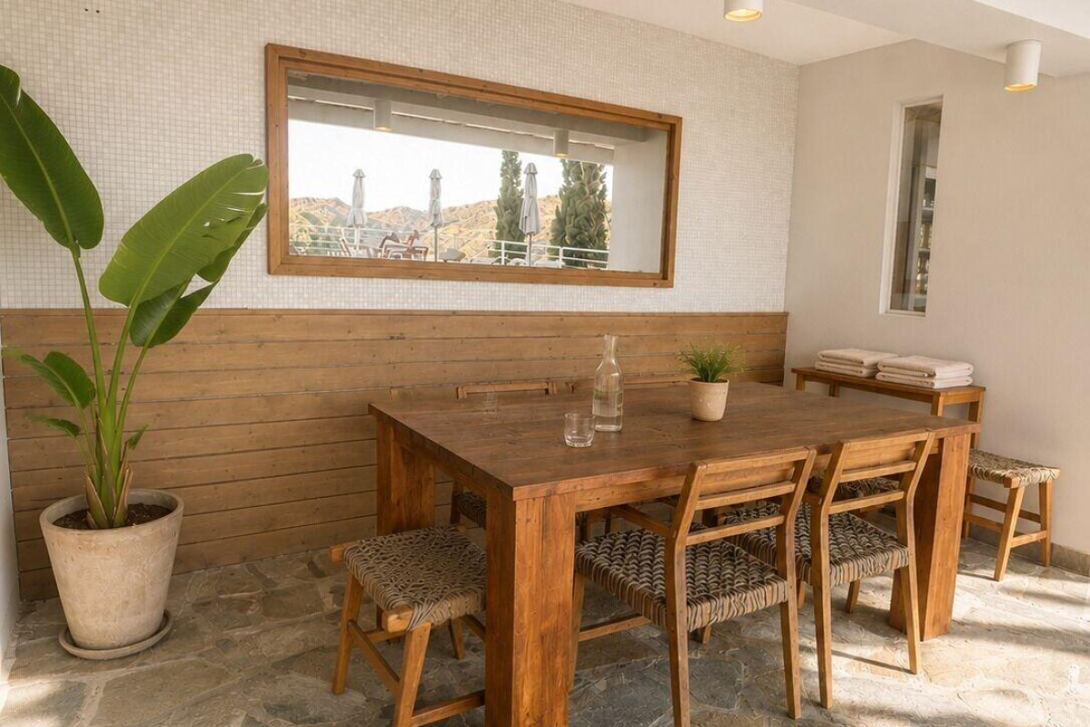 Far Out Hotel & Spa