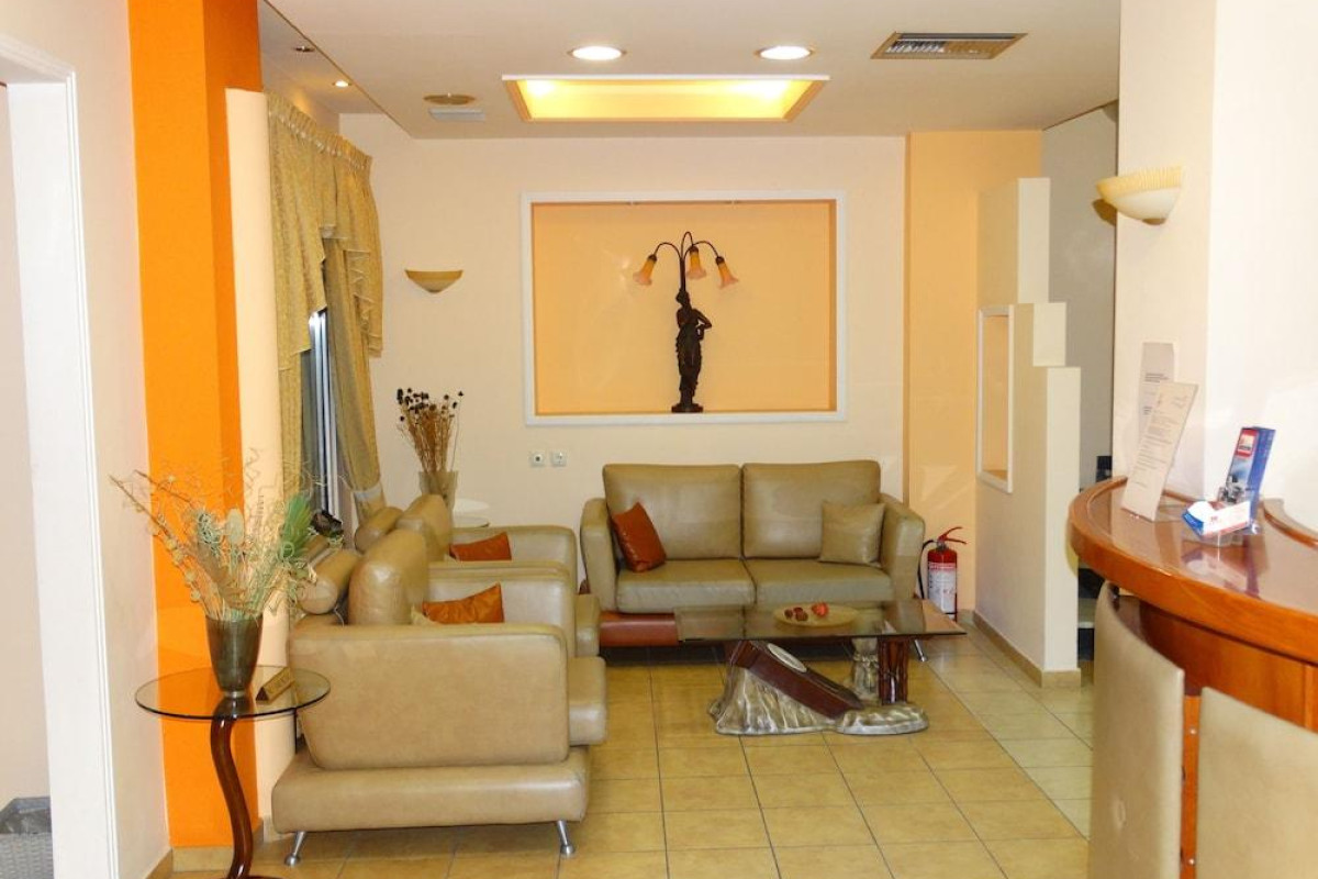Faros 2 Hotel
