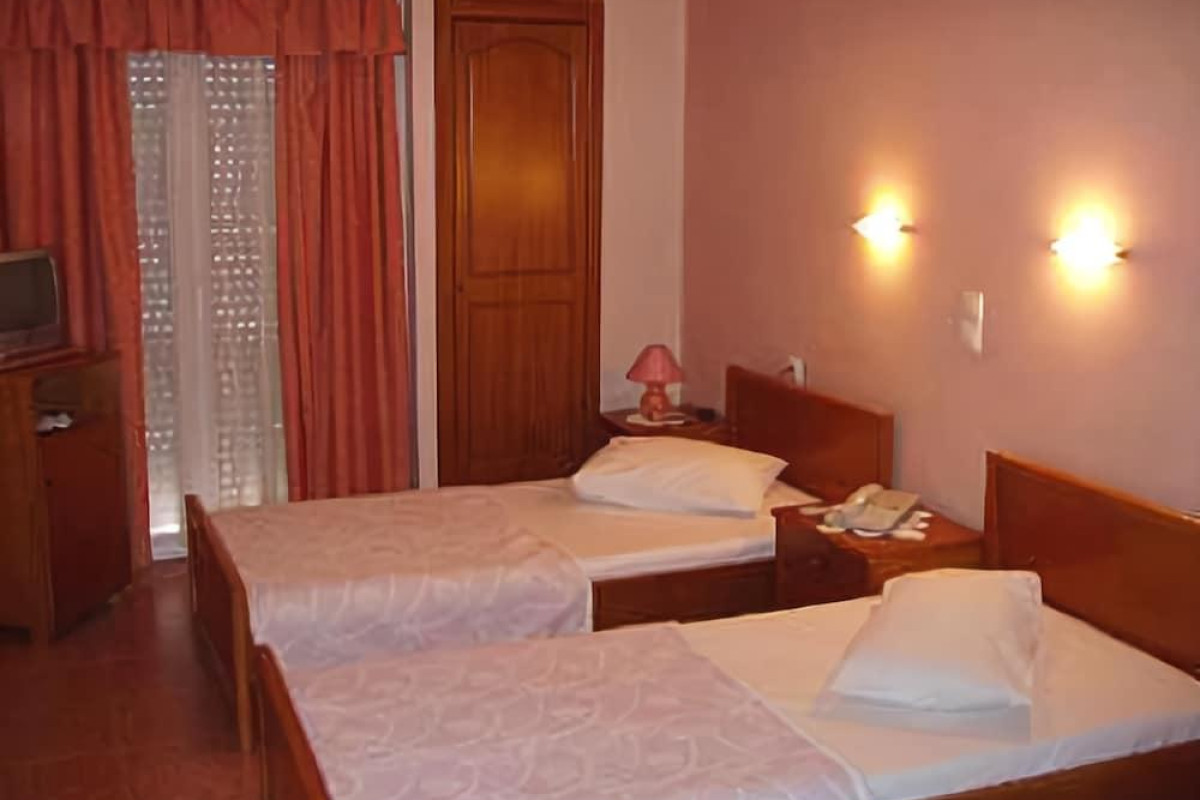 Faros 2 Hotel