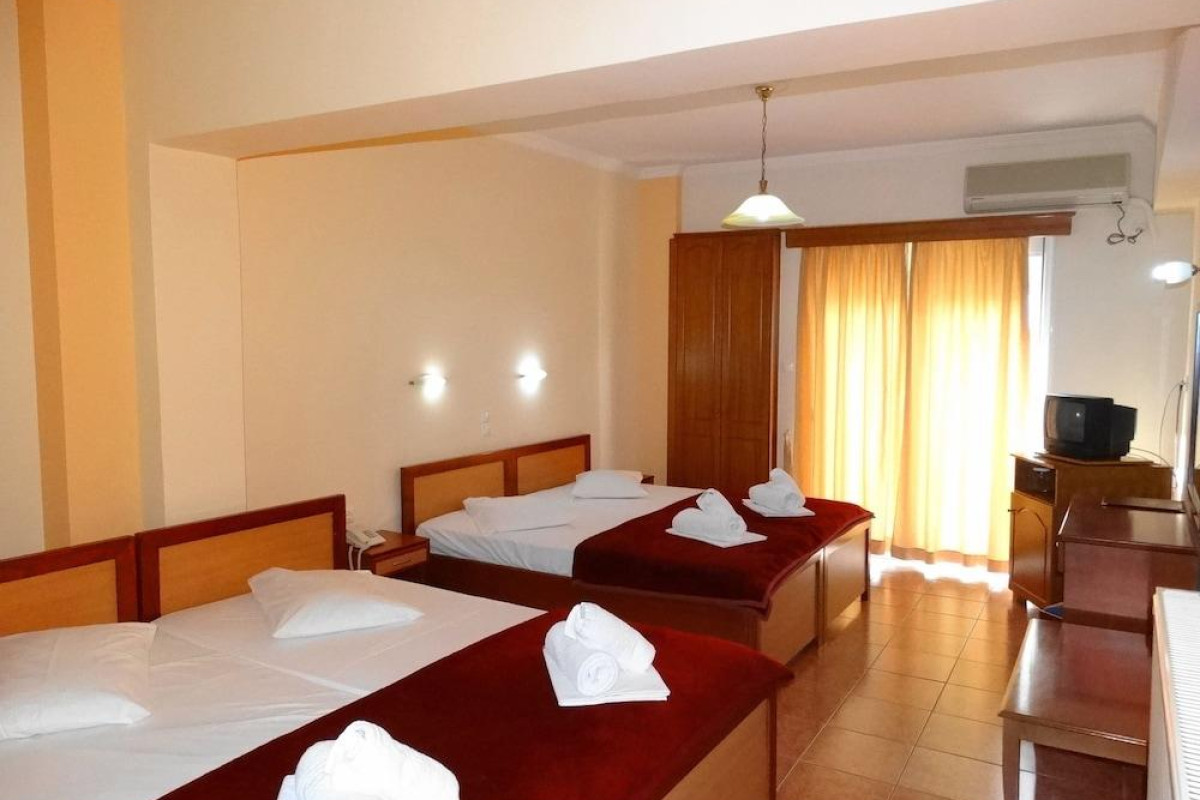 Faros 2 Hotel