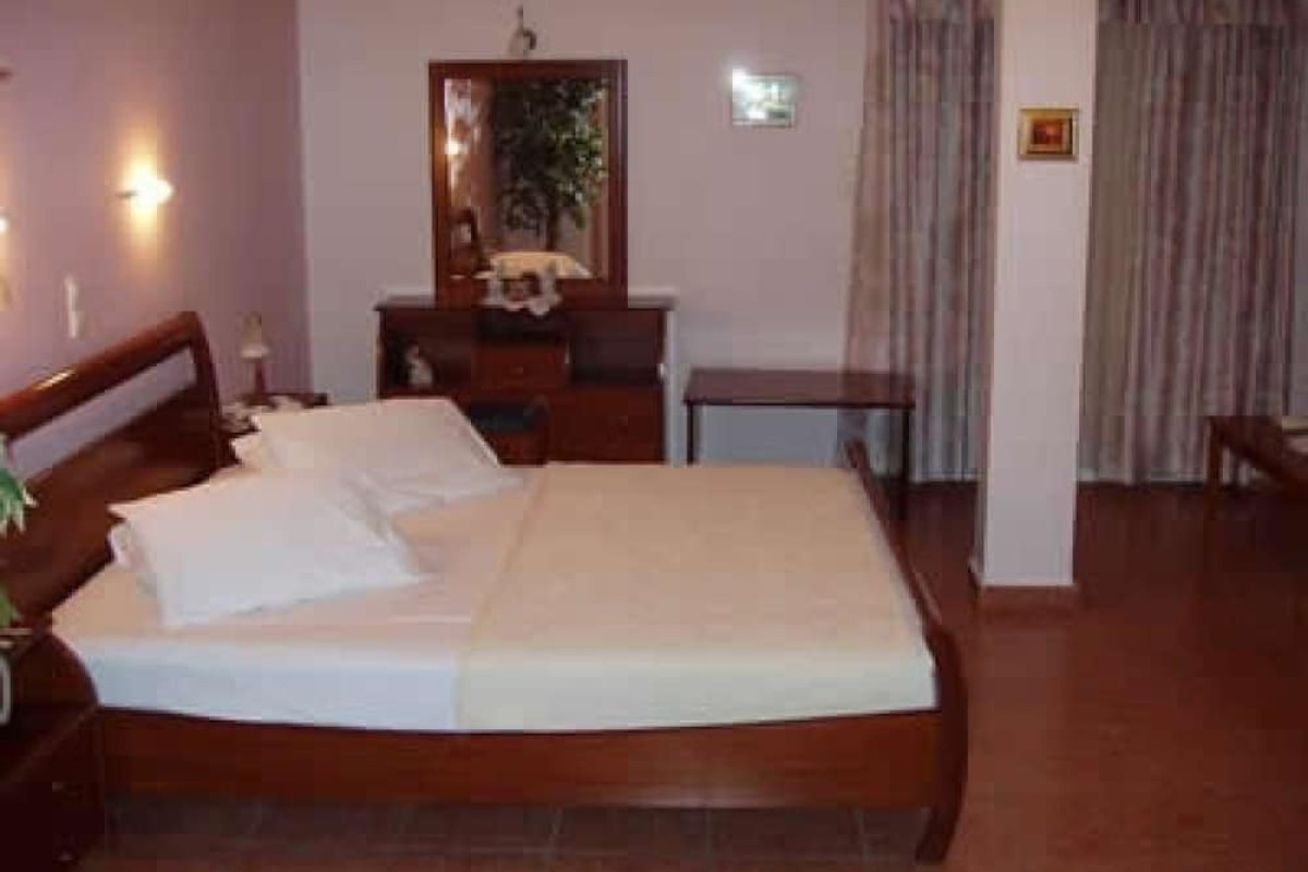 Faros 2 Hotel