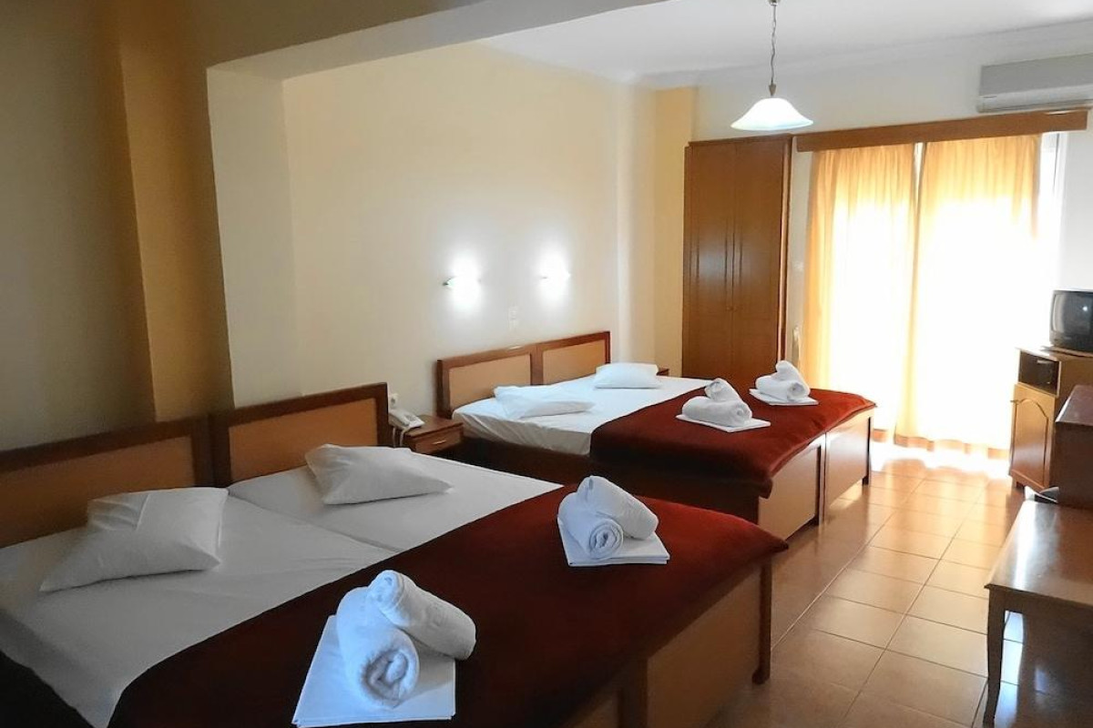 Faros 2 Hotel