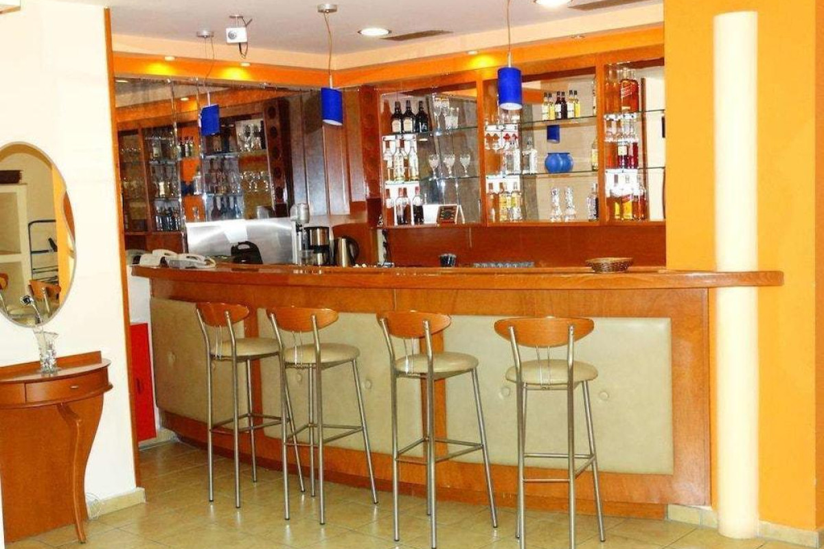 Faros 2 Hotel